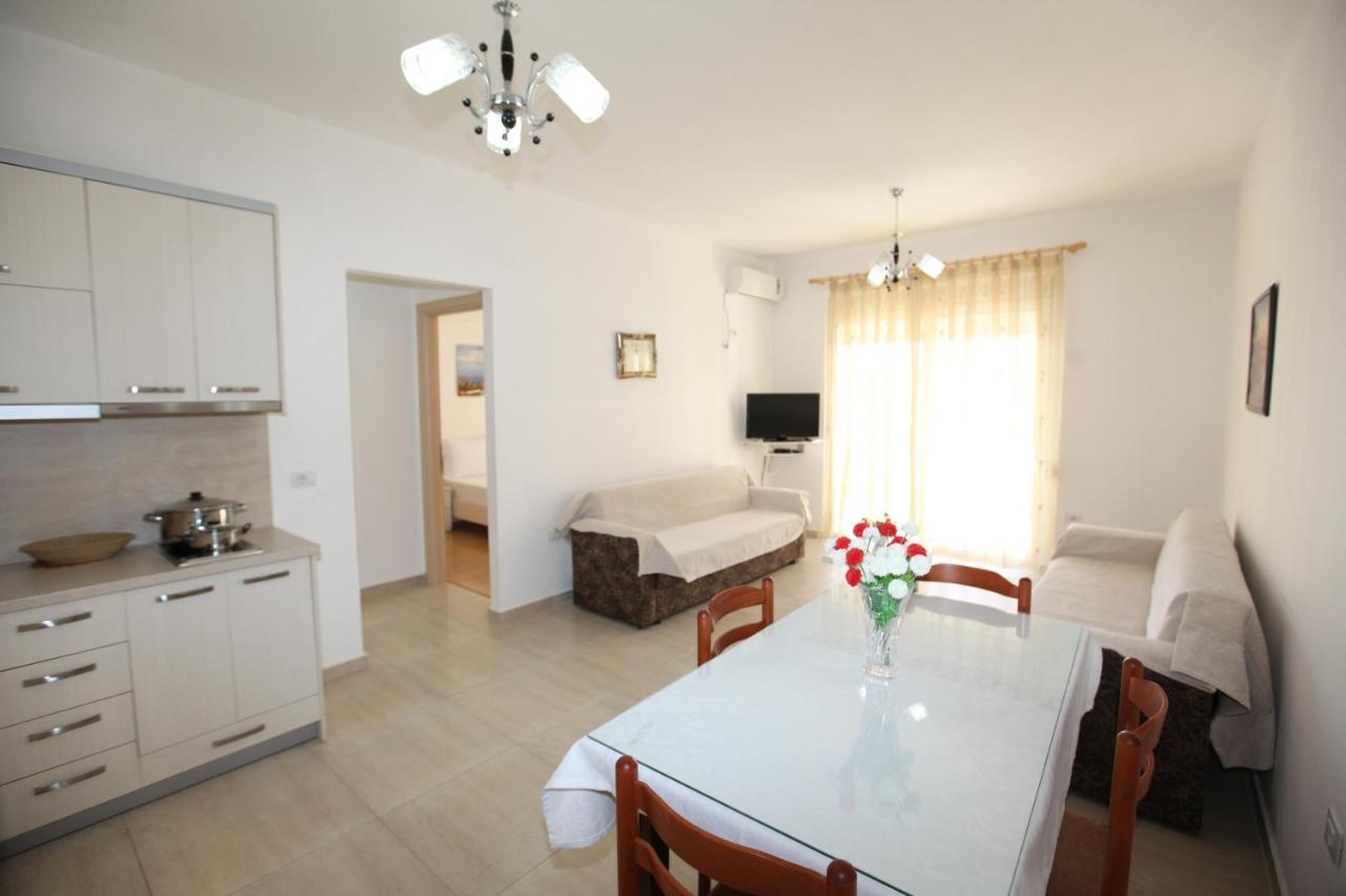 Teo Apartaments Sarande Exterior photo